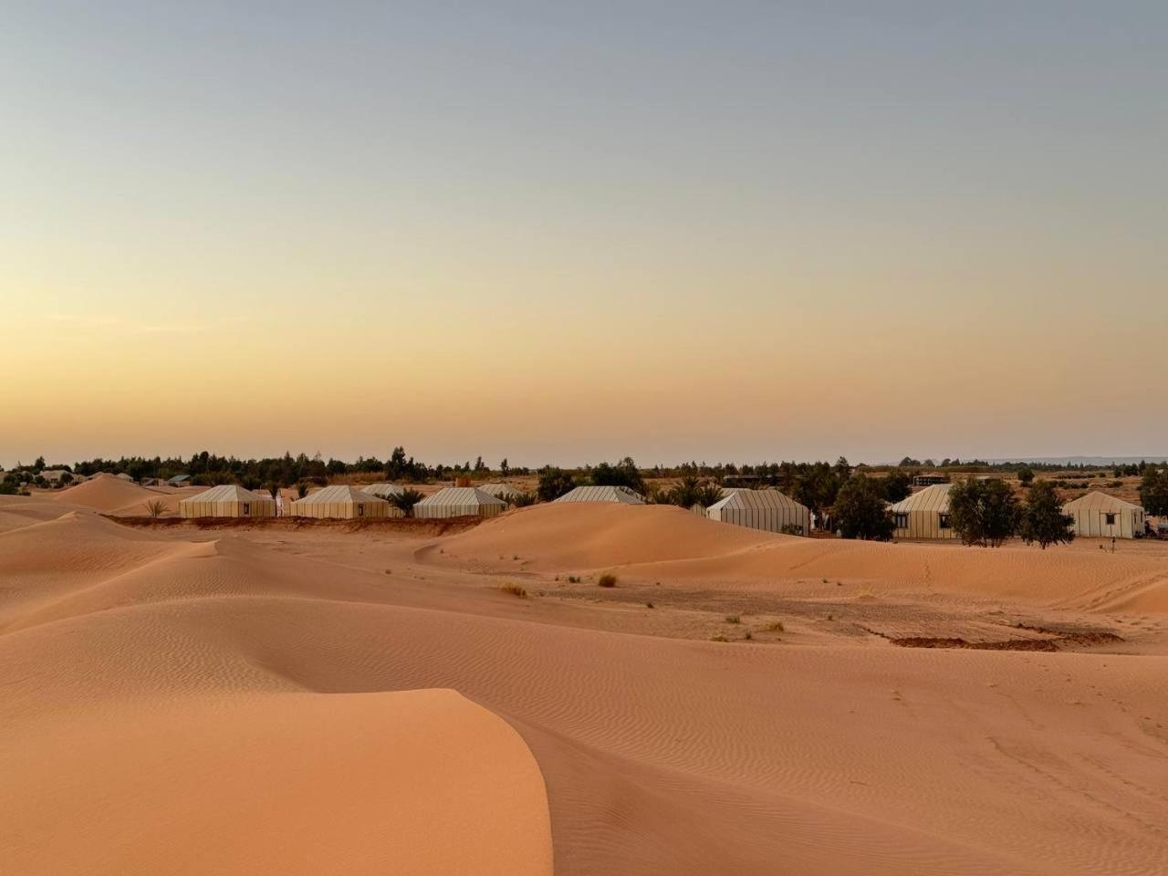 Отель Erg Chebbi Sahara Camp Мерзуга Экстерьер фото