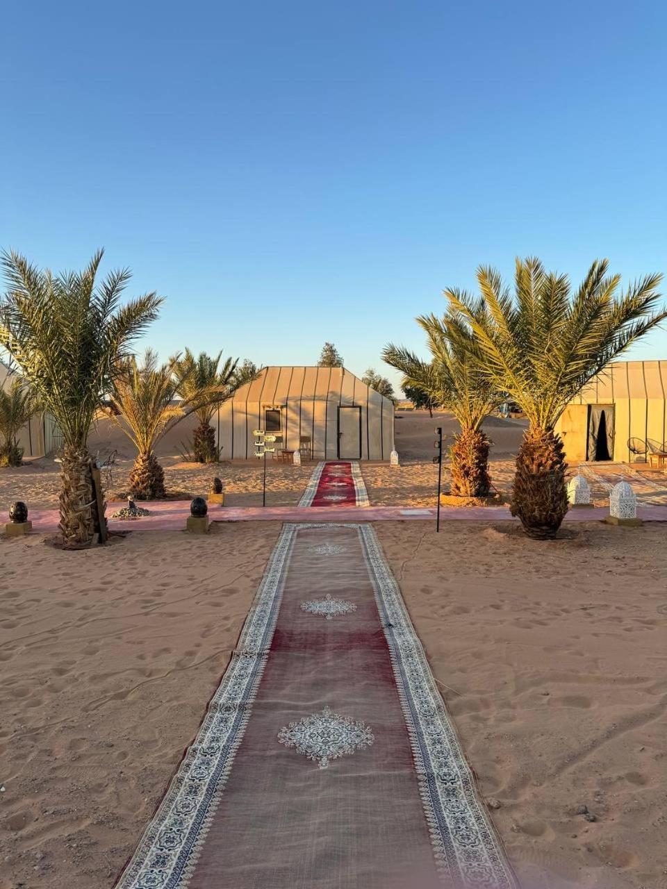 Отель Erg Chebbi Sahara Camp Мерзуга Экстерьер фото