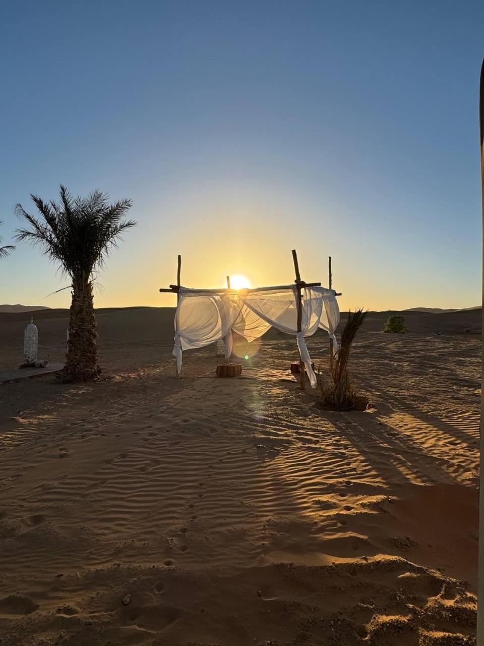 Отель Erg Chebbi Sahara Camp Мерзуга Экстерьер фото